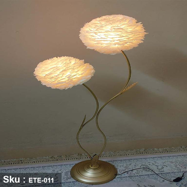 Dual-metal gold lamps and 2 small round shabbos made of natural feathers - ETE-011