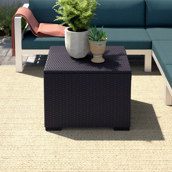 Mondi table for outdoor decor