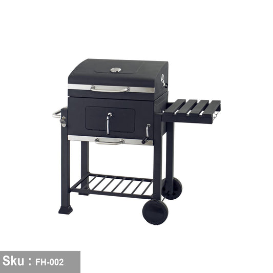 Multifunctional outdoor charcoal grill - perfect for gardens and gatherings