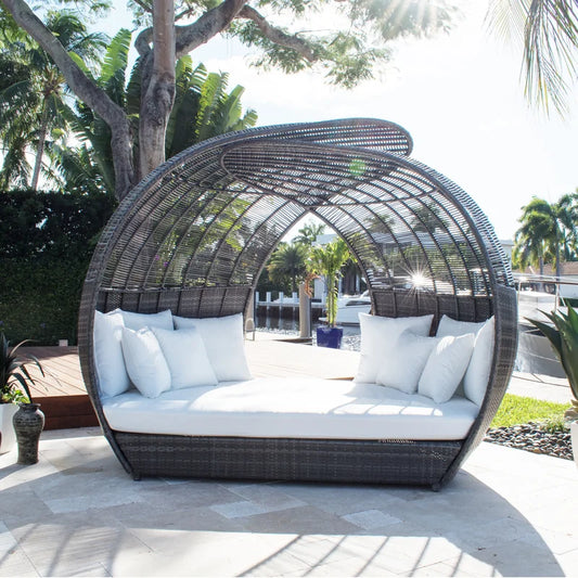 Reynolds rattan bed for large areas and hotels