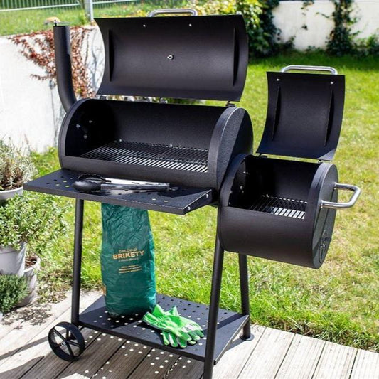 Grand Family Charcoal Grill - Perfect for outdoor family gatherings